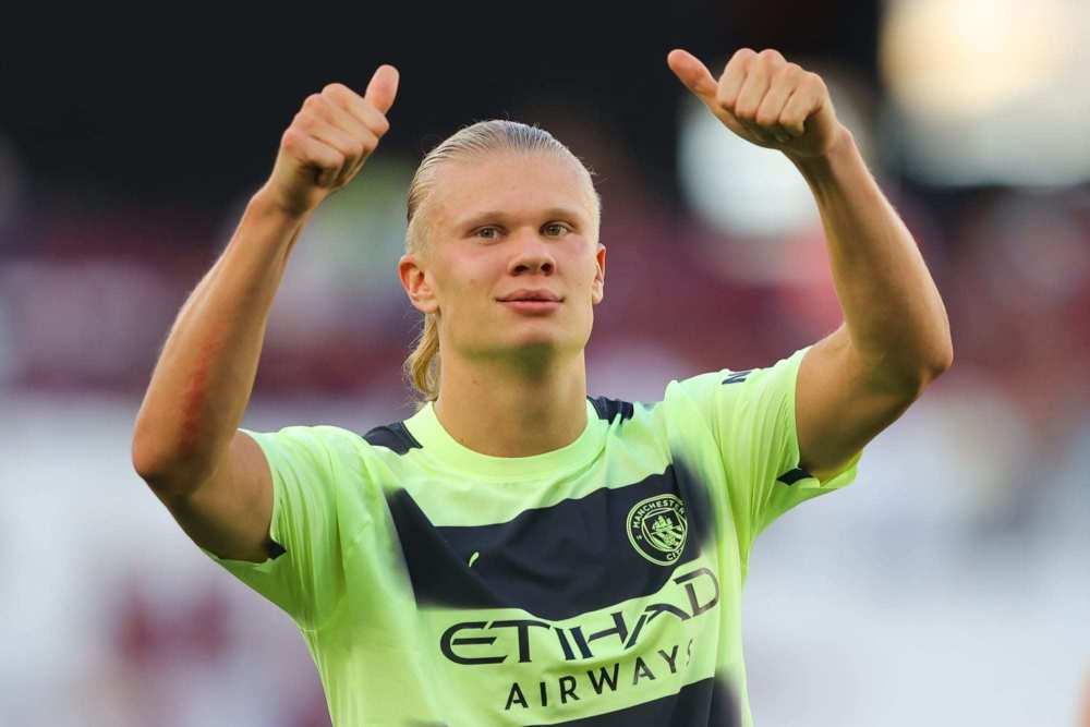 足球装备的科技革新解析（足球装备技术创新解读）