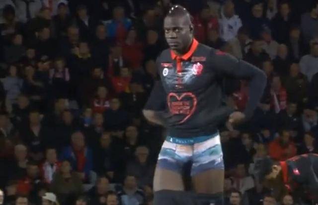 杜兰特：我完全可以一直出手，但主动传球会让队友建立信心（杜兰特：我能一直投，但主动分享球更能提升队友信心）