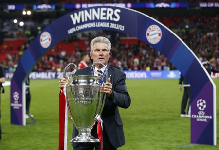 队友送大礼！QPR绝杀功臣疯狂庆祝，下一秒只剩底裤苦笑（队友大赠送！QPR绝杀英雄狂喜庆祝，转眼只剩内裤无奈苦笑）