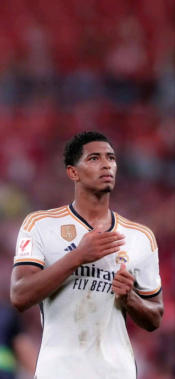 巴萨公布欧冠首发11人阵容迎战法兰克福（巴萨官宣欧冠战法兰克福首发11人名单）