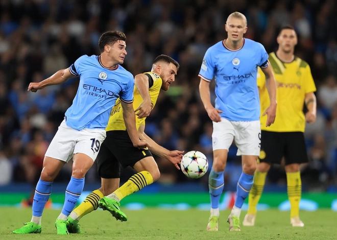 马卡：皇马密切关注科莫后卫拉蒙，英超多队也展开考察（据马卡报：皇马考察科莫后卫拉蒙，英超多队同样关注）