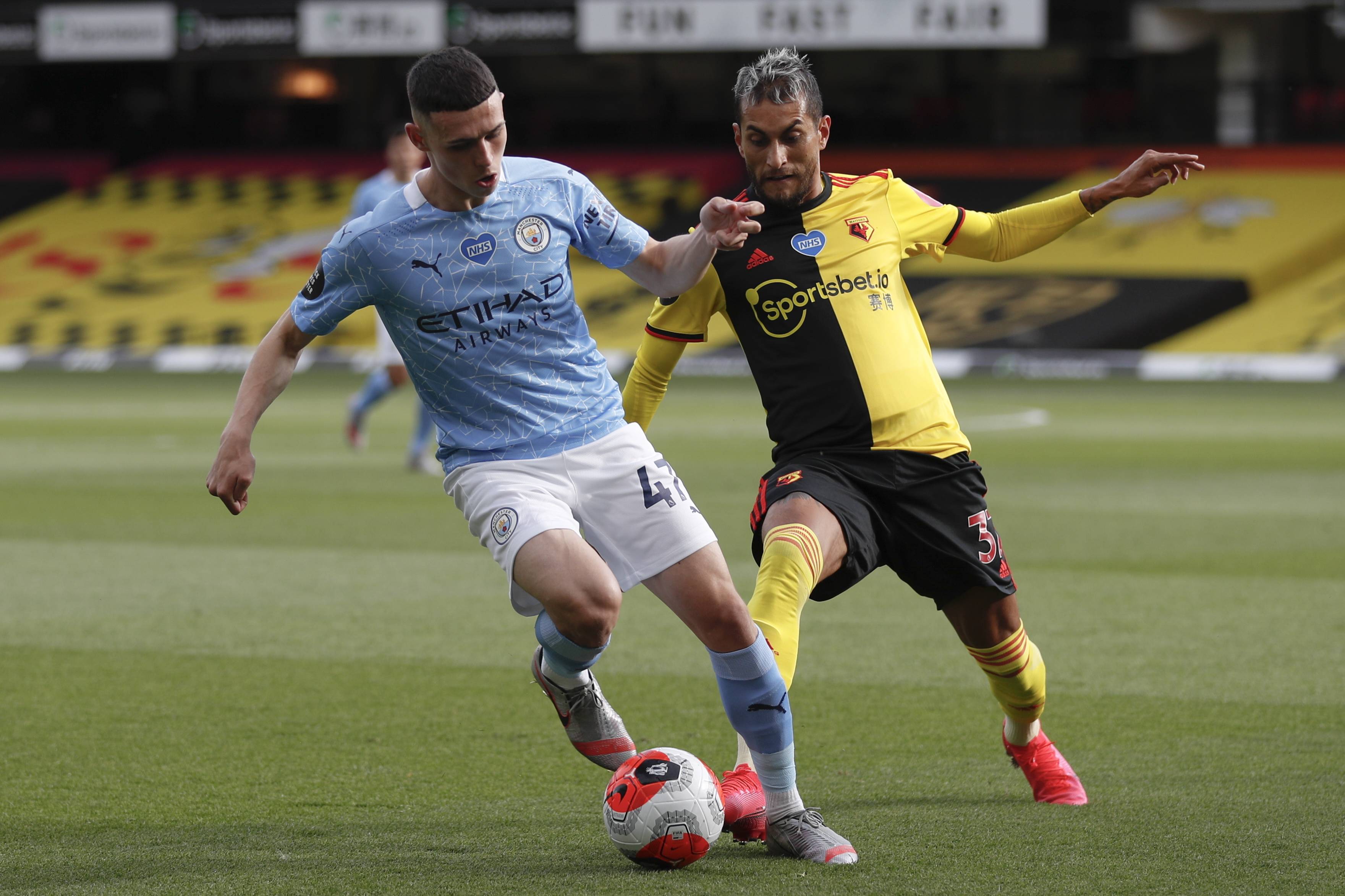 如何解决比赛中“体能崩盘”？（比赛中体能崩盘的应对策略）