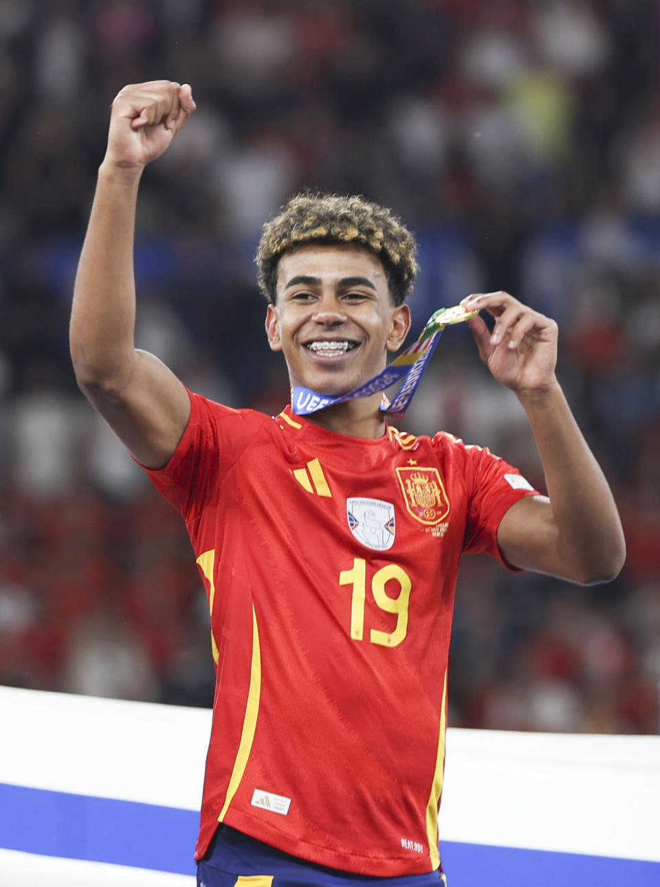 英格兰队稳健出线