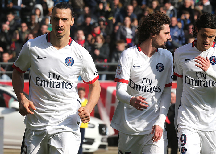 NBA季后赛焦点球员精彩表现（NBA季后赛明星球员高光时刻）