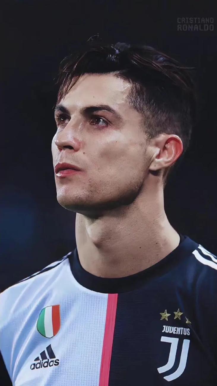 记者：里尔18岁中场布阿迪的团队否认球员与巴黎的转会传闻（记者：里尔18岁中场布阿迪团队驳斥与巴黎转会传闻）