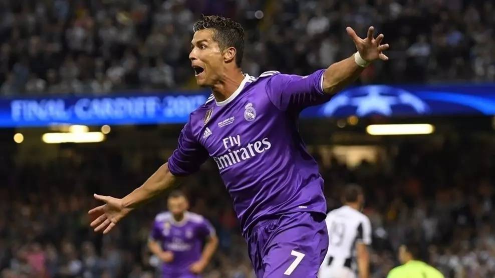 半场战报：多特1-0门兴，布兰特凌空斩，聚勒献助攻（半场快讯：多特暂1-0门兴，布兰特凌空破门，聚勒送助攻）