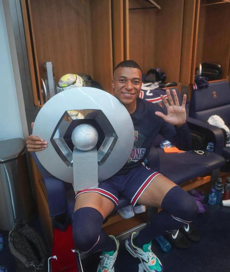 重金挖角！曝申花欲签国安全能中场，顶替即将离队的阿玛杜