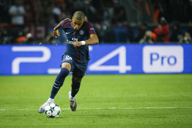 邮报评近5年曼联引援：姆伯莫居首、C罗第4，桑乔垫底