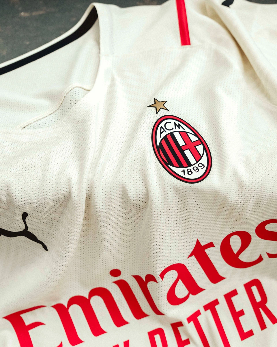 德转列右边锋身价榜：亚马尔2亿欧居首，萨卡第二奥利塞第三（德转右边锋身价排行：亚马尔以2亿欧领跑，萨卡第二、奥利塞第三）