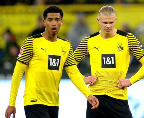 德国杯战报：凯恩破门，对手2送乌龙，拜仁3-2柏林联合（德国杯：凯恩建功+对手两乌龙，拜仁3-2险胜柏林联合）